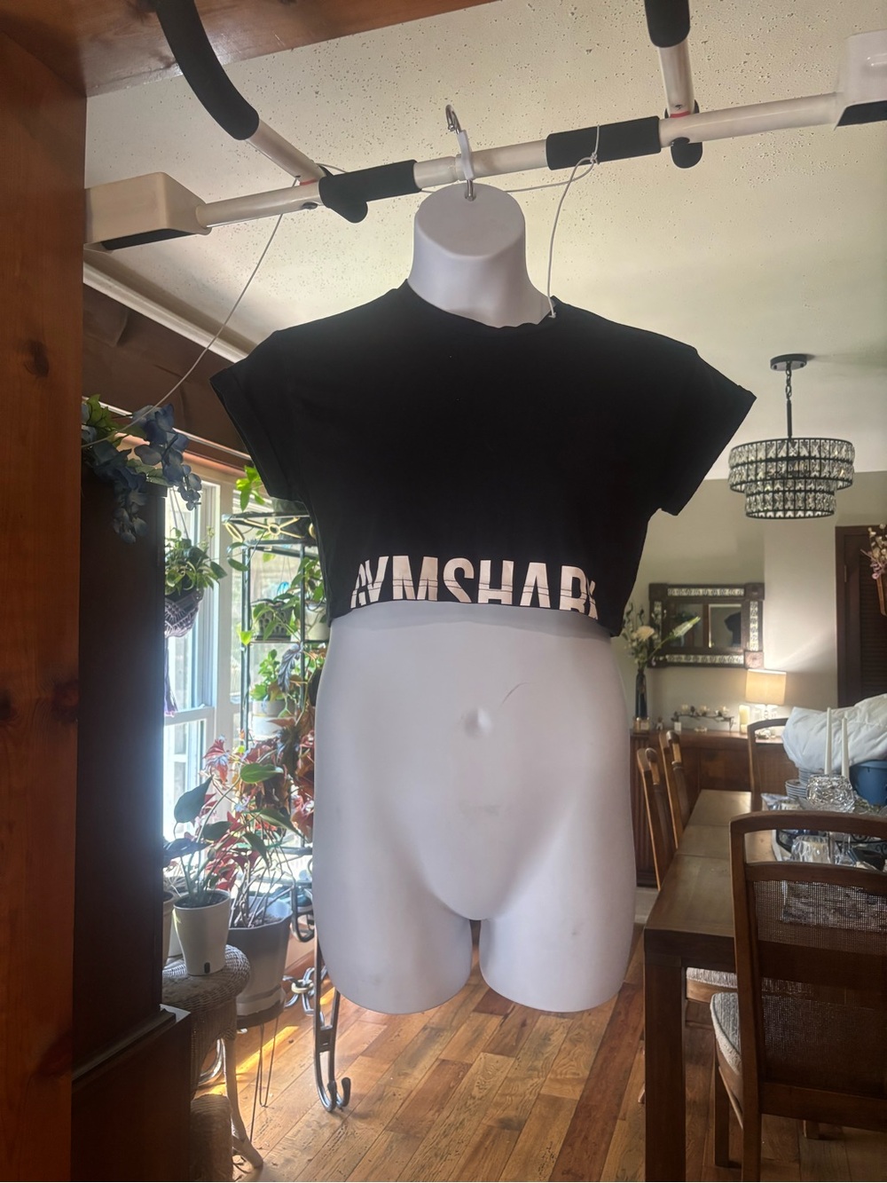 Gymshark Black Cropped Logo T-Shirt Women’s Active Top  Size Small